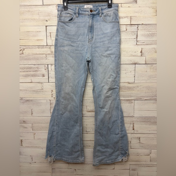 KanCan Denim - KanCan Light Wash Flare‎ Jeans ultra high rise 28